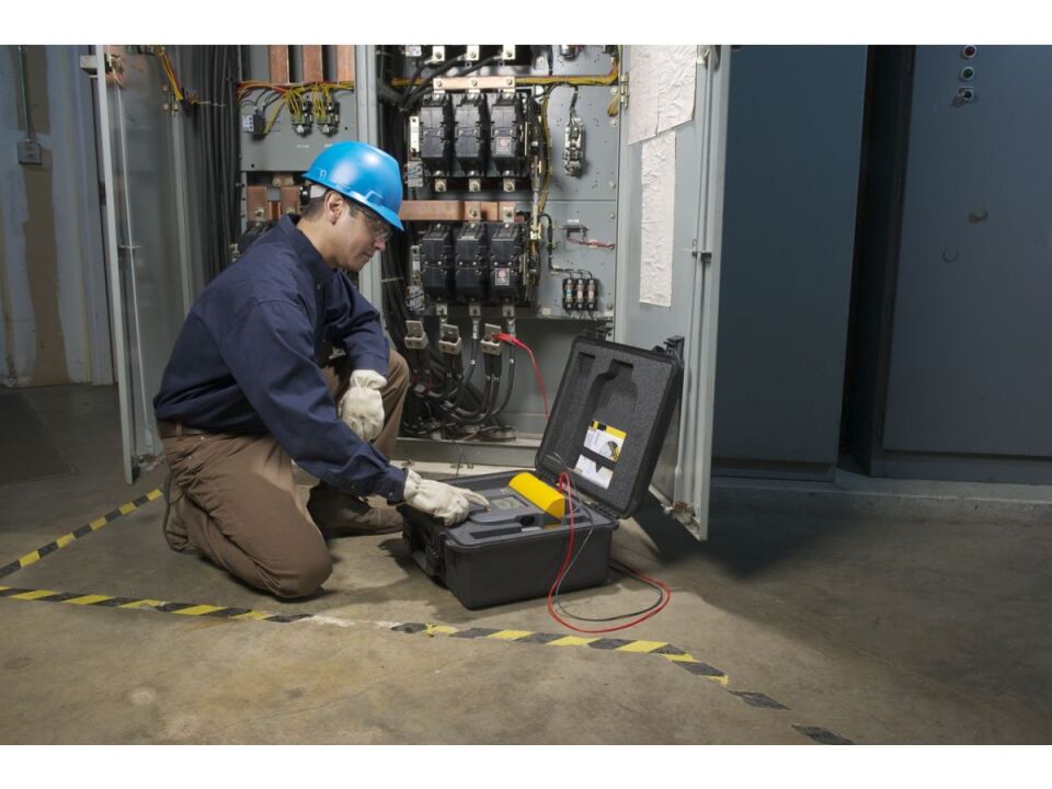 FLUKE 1555 İzolasyon Direnci Test Cihazı